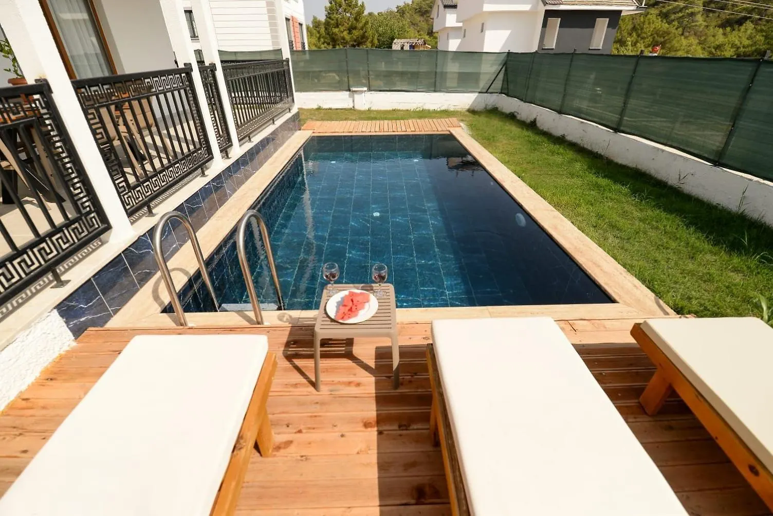 Villa Lorenza 페티예 0*,